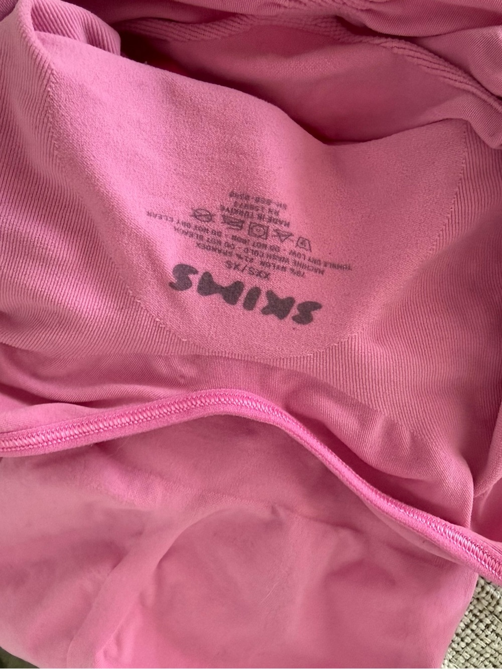 SKIMS Hot Pink Bodysuit - shape wear - Picture 4 of 4